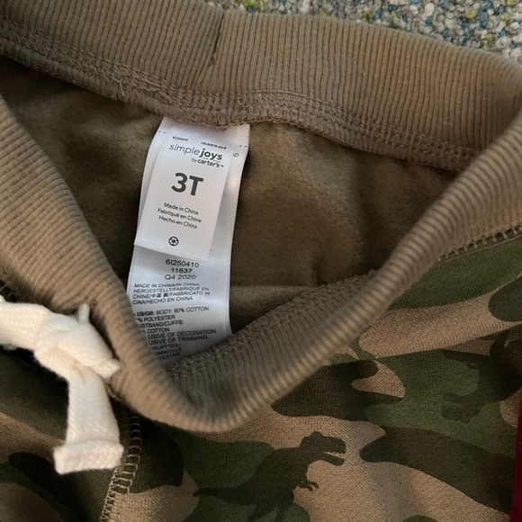 HUGE DEAL! 4 pairs of Pants for $15 - Picture 3 of 5